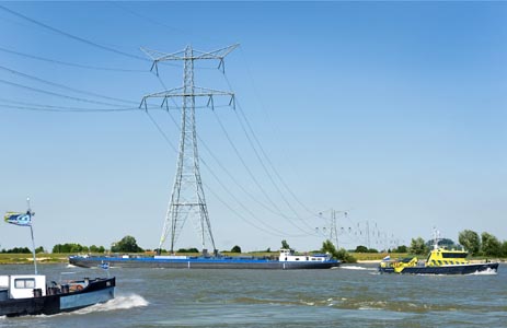 Riesjard Schropp: Druten hoogspanning landschap